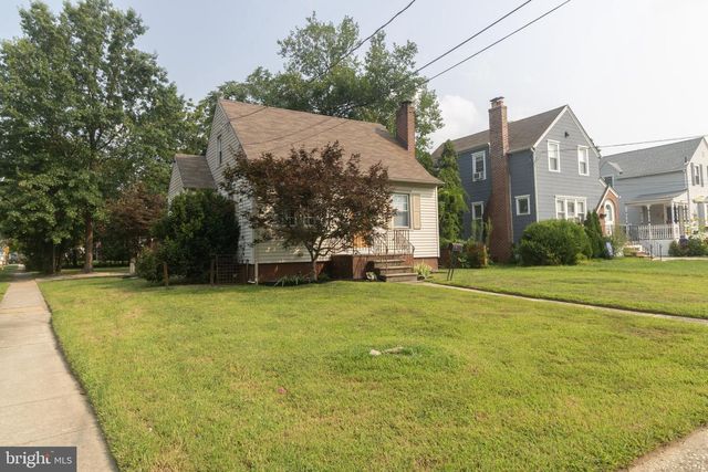 35 W HOLLY AVE, Oaklyn, NJ 08107