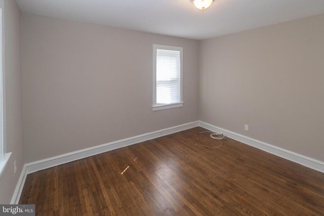 35 W HOLLY AVE, Oaklyn, NJ 08107
