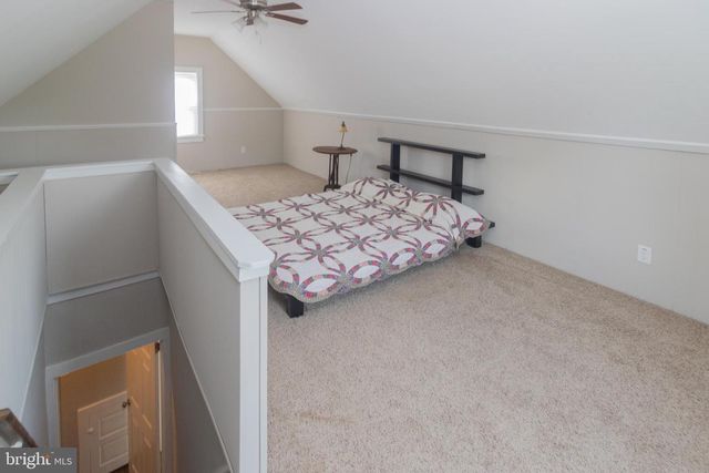 35 W HOLLY AVE, Oaklyn, NJ 08107