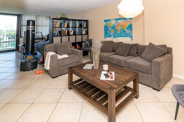 10101 E Bay Harbor Dr 504, Bay Harbor Islands, FL 33154