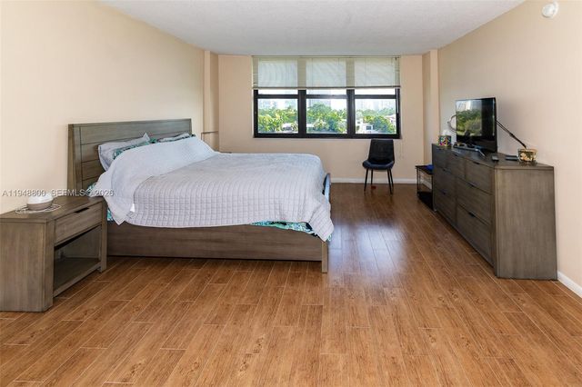 10101 E Bay Harbor Dr 504, Bay Harbor Islands, FL 33154