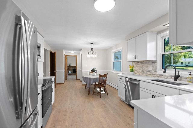 406 ST JUDE STREET, Green Bay, WI 54303