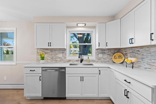 406 ST JUDE STREET, Green Bay, WI 54303