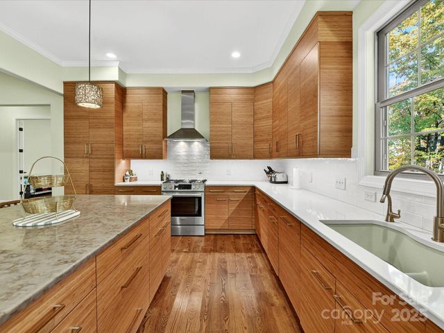 18806 Fore Sail Court, Cornelius, NC 28031