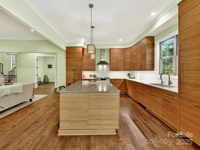 18806 Fore Sail Court, Cornelius, NC 28031