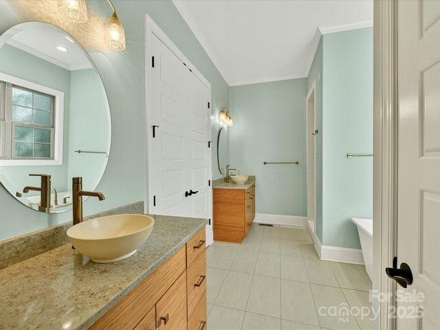 18806 Fore Sail Court, Cornelius, NC 28031