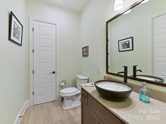 18806 Fore Sail Court, Cornelius, NC 28031