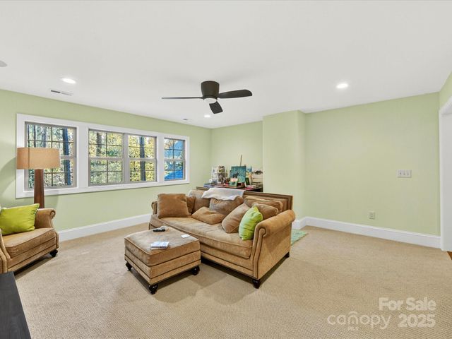 18806 Fore Sail Court, Cornelius, NC 28031