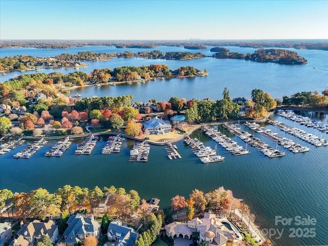 18806 Fore Sail Court, Cornelius, NC 28031