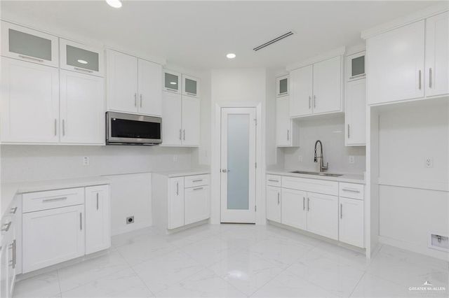 1910 Sunset Drive, Mission, TX 78572