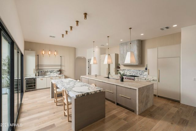 10541 E WINDROSE Drive, Scottsdale, AZ 85259