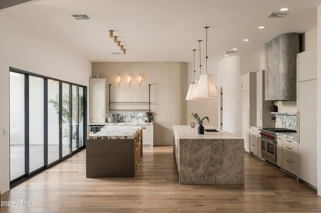 10541 E WINDROSE Drive, Scottsdale, AZ 85259