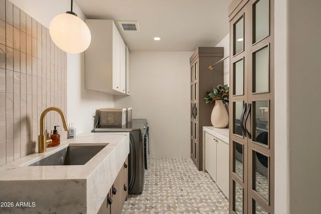 10541 E WINDROSE Drive, Scottsdale, AZ 85259