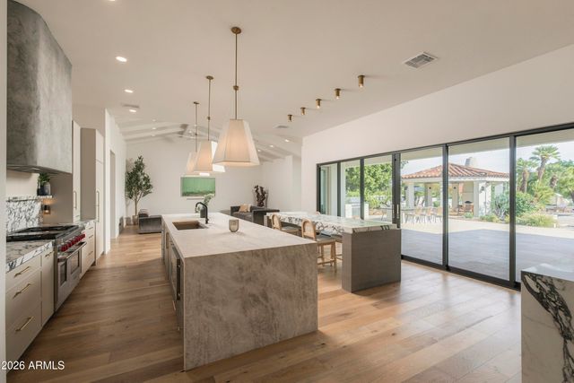 10541 E WINDROSE Drive, Scottsdale, AZ 85259