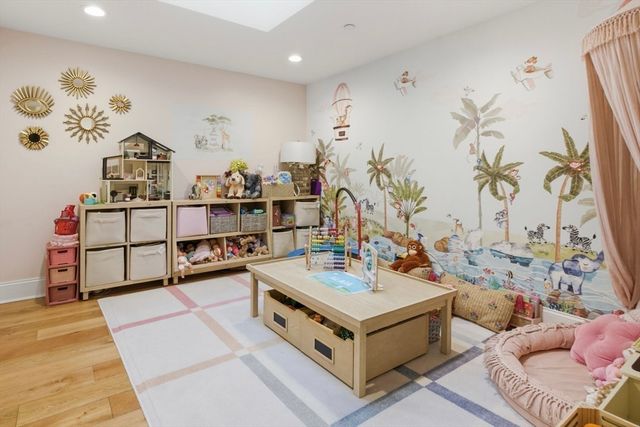 374-398 Bunker Hill St 307, Boston, MA 02129