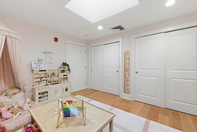 374-398 Bunker Hill St 307, Boston, MA 02129