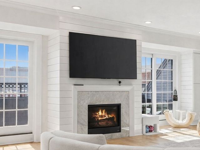 374-398 Bunker Hill St 307, Boston, MA 02129