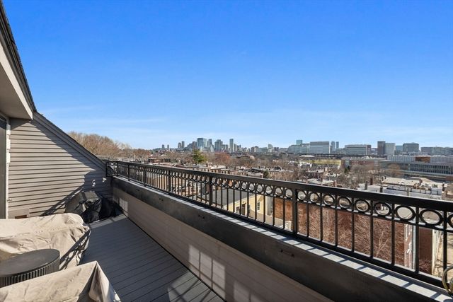 374-398 Bunker Hill St 307, Boston, MA 02129