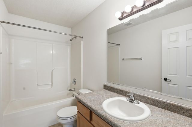 2504 Grand Canyon Corridor, Fort Wayne, IN 46808