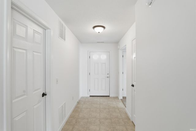 2504 Grand Canyon Corridor, Fort Wayne, IN 46808