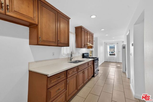 9321 Virginia Avenue, South Gate, CA 90280