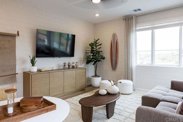 716 Miravar Place, Vista, CA 92081