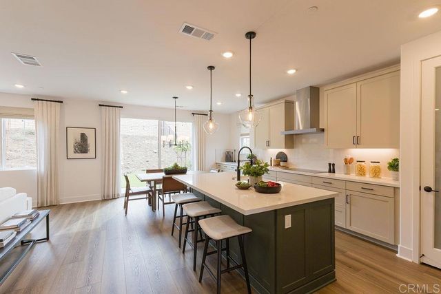 716 Miravar Place, Vista, CA 92081