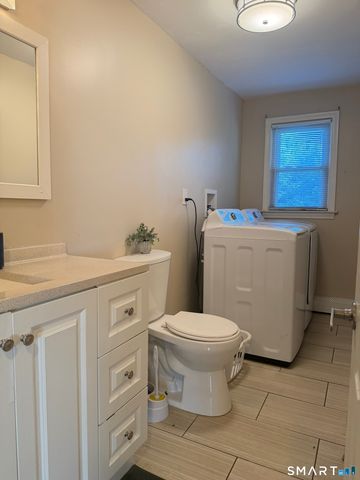 1841 Main Street, East Hartford, CT 06108