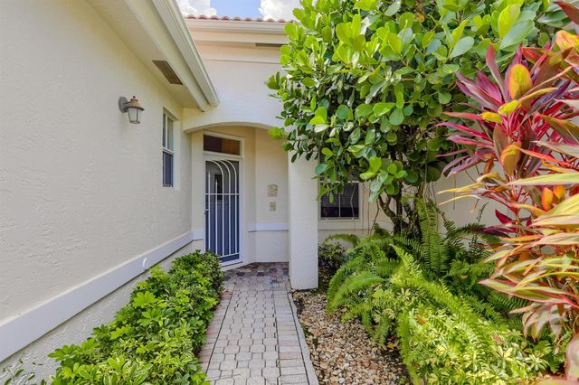 8193 Sandpiper Way, West Palm Beach, FL 33412