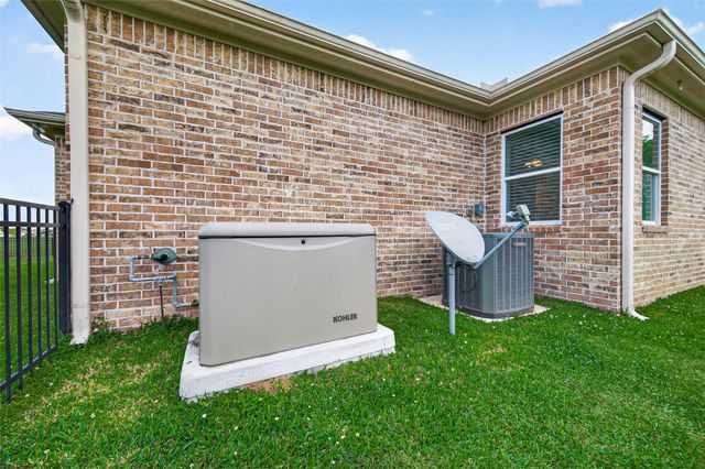 803 Lily Lane, Rosharon, TX 77583