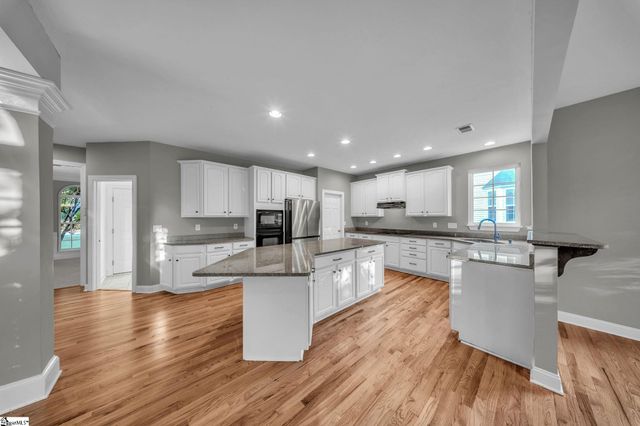 102 Wynterhall Way, Simpsonville, SC 29681