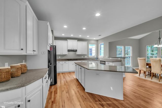 102 Wynterhall Way, Simpsonville, SC 29681