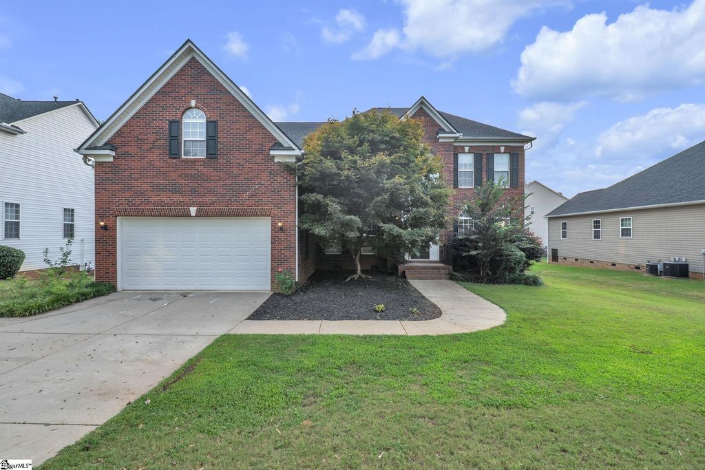 102 Wynterhall Way, Simpsonville, SC 29681