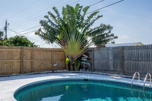 1415 NE Silver Maple Way, Jensen Beach, FL 34957