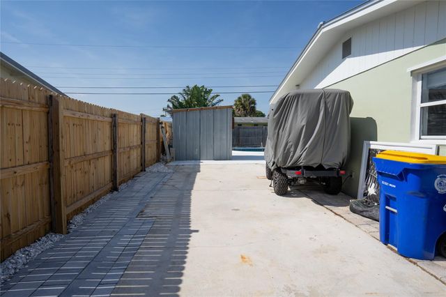 1415 NE Silver Maple Way, Jensen Beach, FL 34957