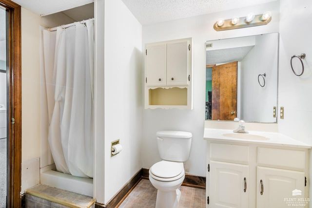 6004 Tumbleweed Terrace, Manhattan, KS 66502