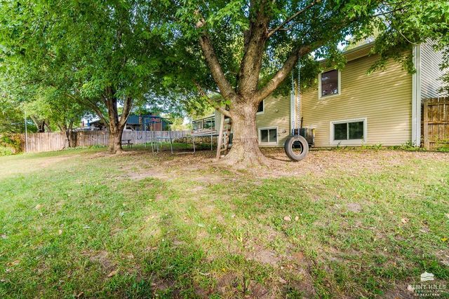 6004 Tumbleweed Terrace, Manhattan, KS 66502