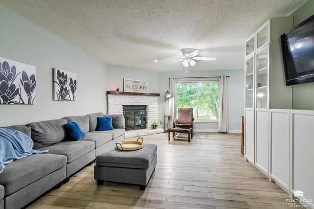 6004 Tumbleweed Terrace, Manhattan, KS 66502