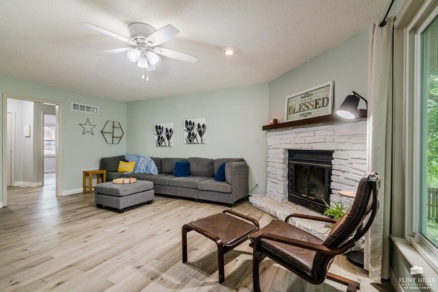 6004 Tumbleweed Terrace, Manhattan, KS 66502