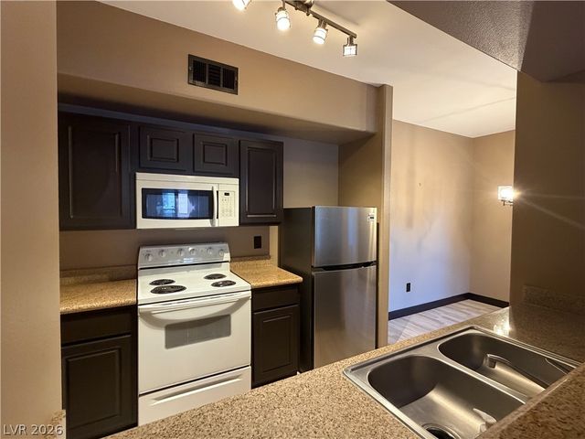 8000 West Badura Avenue 1001, Las Vegas, NV 89113