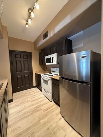 8000 West Badura Avenue 1001, Las Vegas, NV 89113