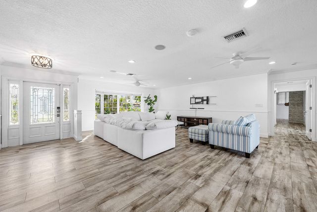 3815 S Lake Drive, Boynton Beach, FL 33435