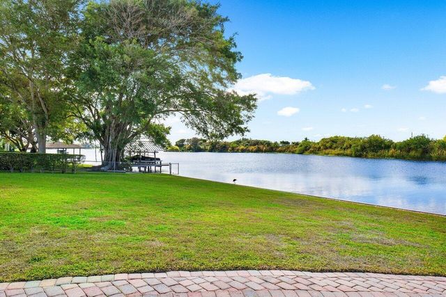 3815 S Lake Drive, Boynton Beach, FL 33435