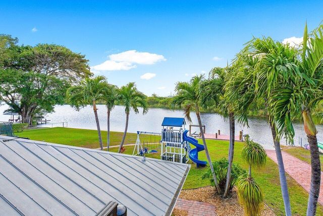 3815 S Lake Drive, Boynton Beach, FL 33435