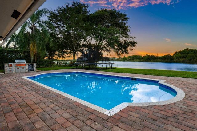 3815 S Lake Drive, Boynton Beach, FL 33435