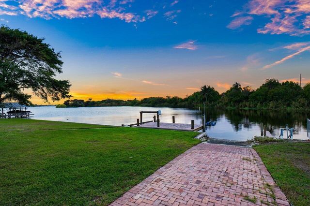 3815 S Lake Drive, Boynton Beach, FL 33435