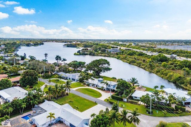 3815 S Lake Drive, Boynton Beach, FL 33435