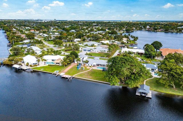 3815 S Lake Drive, Boynton Beach, FL 33435