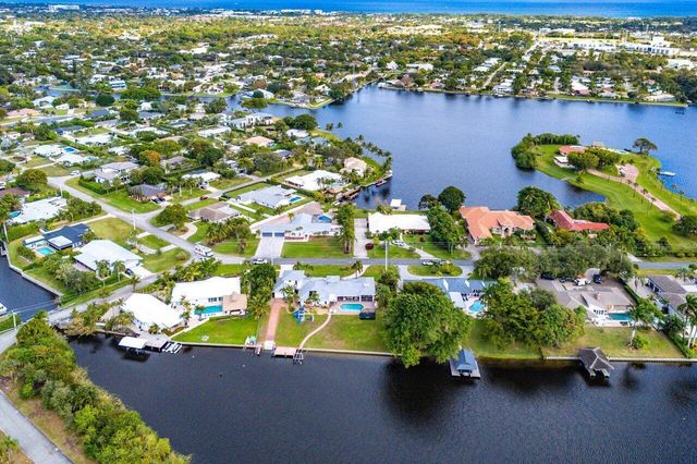 3815 S Lake Drive, Boynton Beach, FL 33435