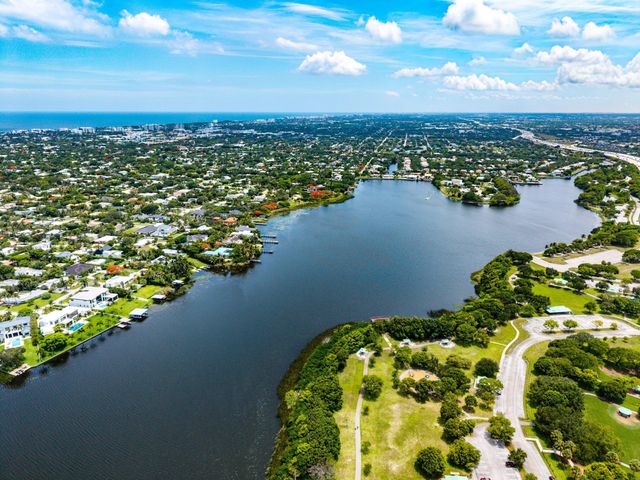 3815 S Lake Drive, Boynton Beach, FL 33435
